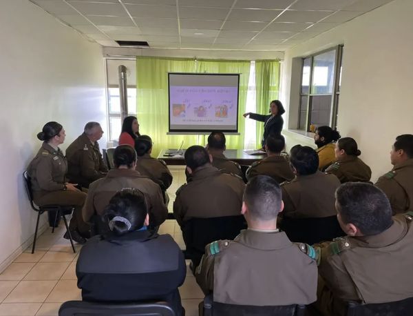 Capacitación sobre autismo a Carabineros