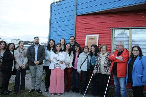 Equipo y familias en la sede de ASPAUT